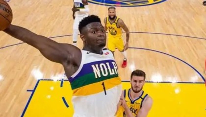  鹈鹕官宣锡安右脚踝骨折将休六周  