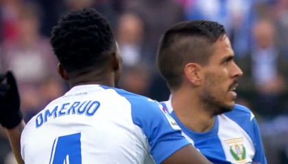  图卢兹绝杀Troyes保级成功 球迷冲进场庆贺  