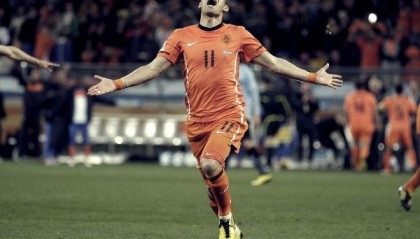  雷恩中场核心传射建功，助球队登顶榜首