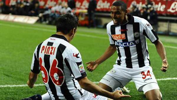  佛罗伦萨翼卫插上助攻梅开二度，边路走廊彻底统治比赛